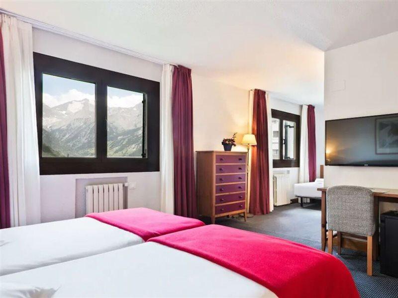 Snoe Hotel Formigal Ngoại thất bức ảnh