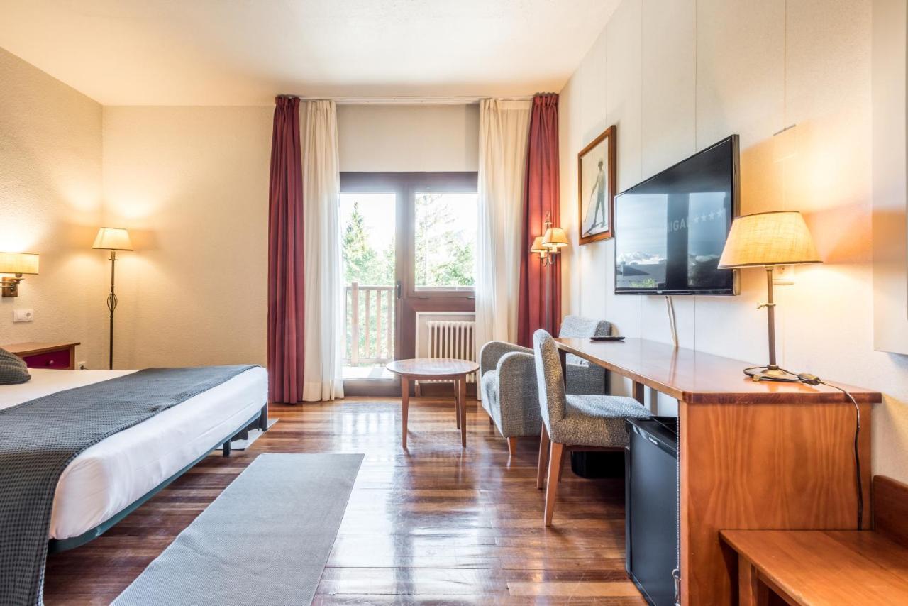 Snoe Hotel Formigal Ngoại thất bức ảnh