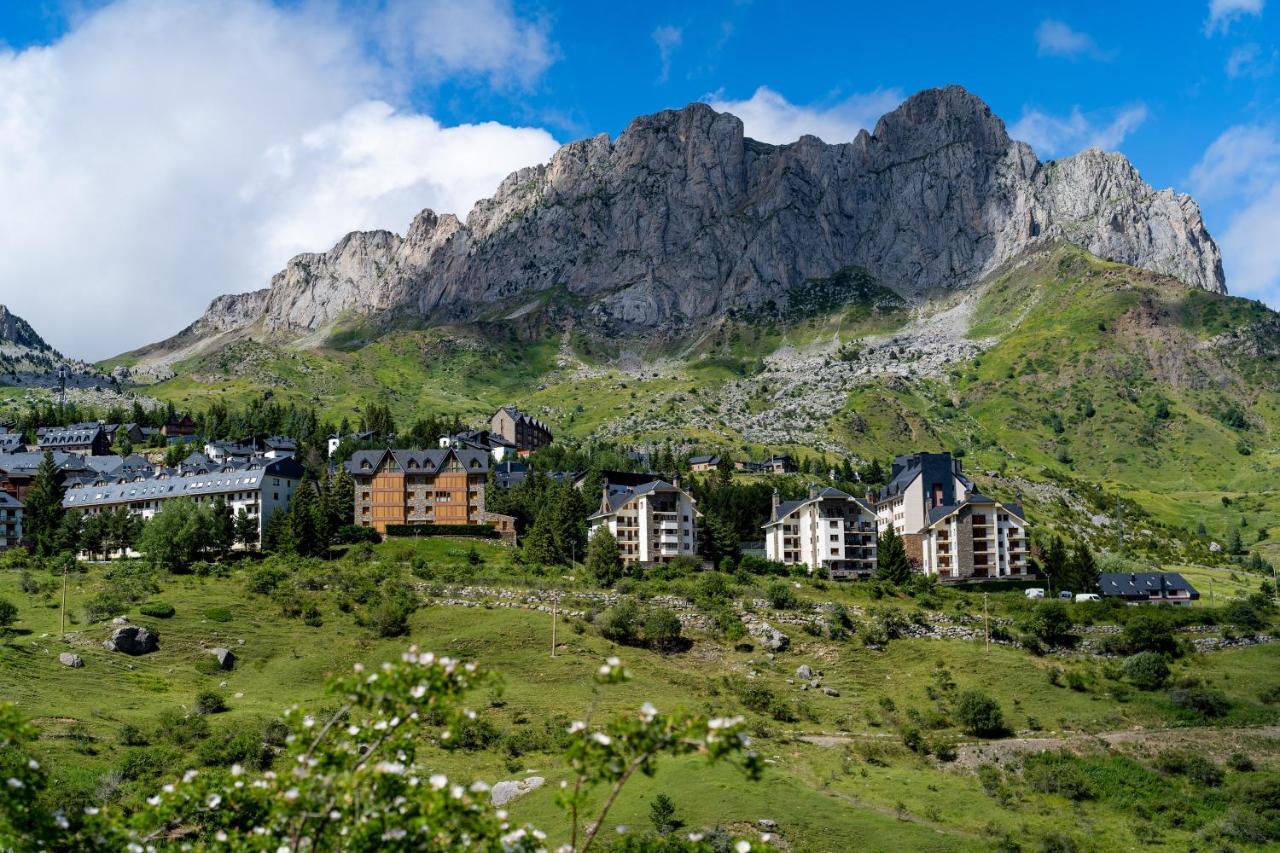 Snoe Hotel Formigal Ngoại thất bức ảnh